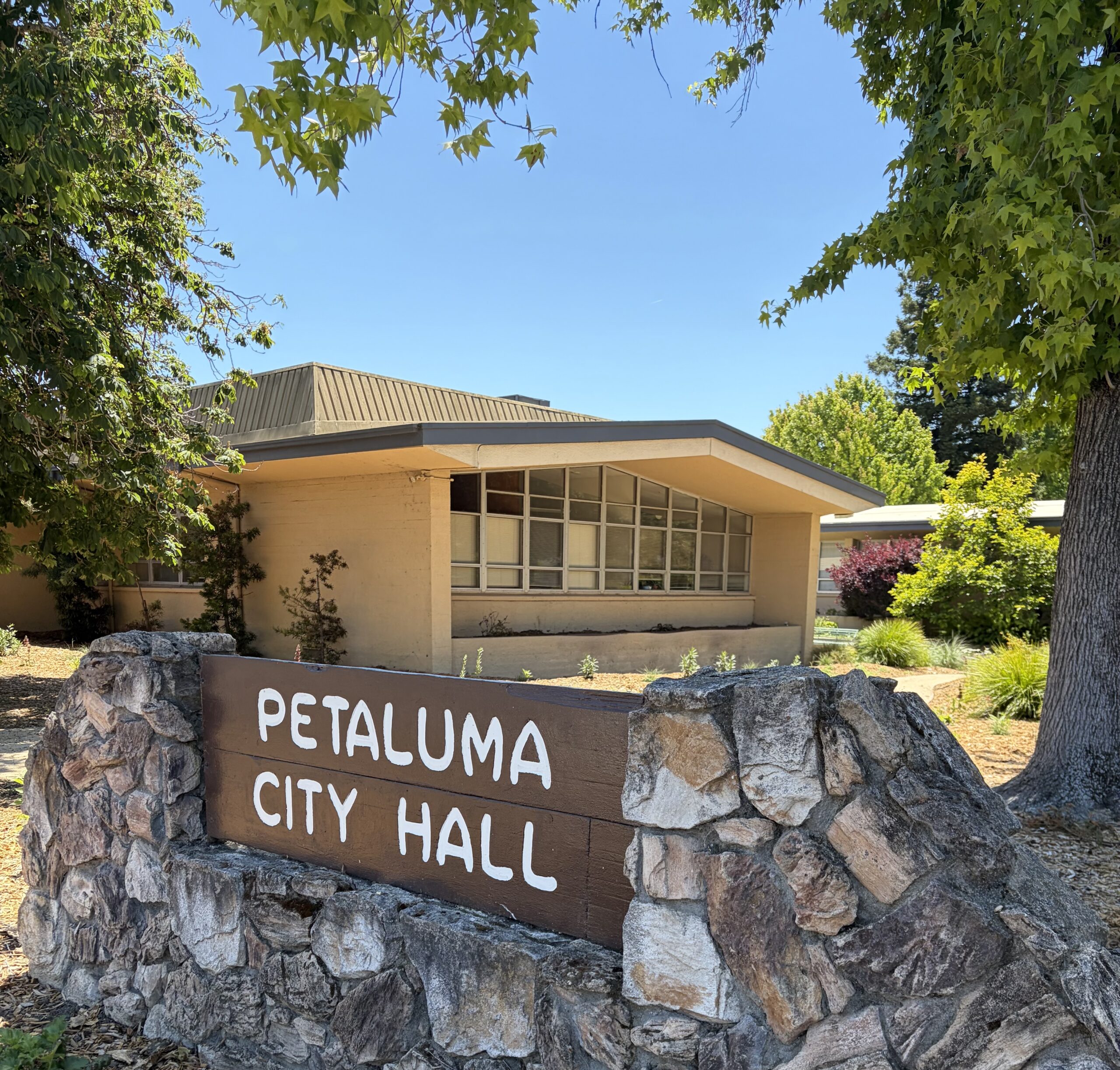 Picture of Petaluma City Hall with stone signage in the foreground.