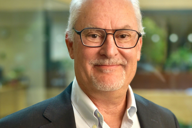 Portrait of Warren Dranit.